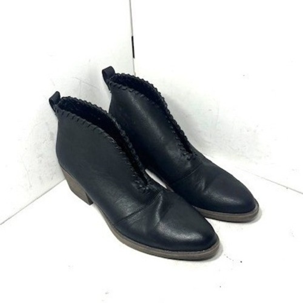 Volatile Womens Black Whipstitch V-Cut Pointed Toe Ankle Boots Size 8